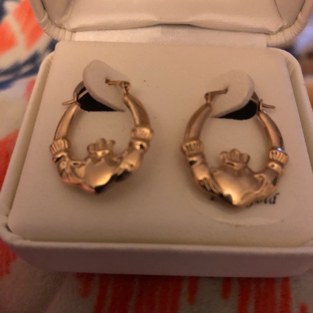 10k Gold Earrings. Grad., Birthday, Sweet♥️Gift